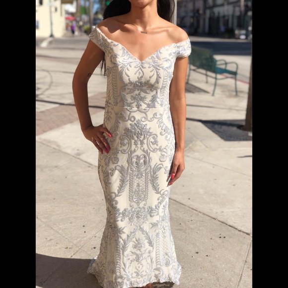 Dresses & Skirts - Dress